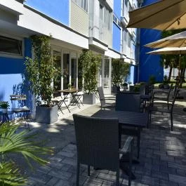 Zama Hotel Zamárdi - Medence/kert