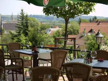 Marietta Pizzéria, Étterem és Kávézó Zirc