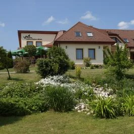 Marietta Pizzéria, Étterem és Kávézó Zirc - Egyéb