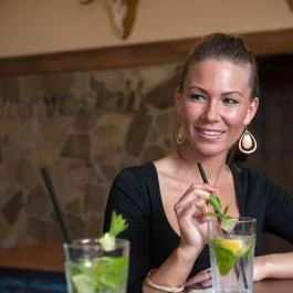 Hotel Szarvaskút Zirc - Vendéglátás