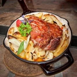 Hotel Szarvaskút Zirc - Vendéglátás