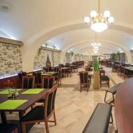 Hotel Szarvaskút Zirc - Vendéglátás