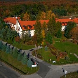 Hotel Szarvaskút Zirc - Külső kép