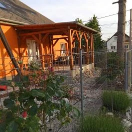 Rózsa Vendégház Zirc - Medence/kert