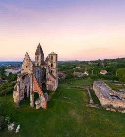1. legjobb látnivaló: Zsámbéki Romtemplom és Kőtár