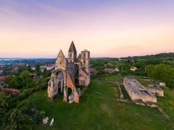 Zsámbéki Romtemplom és Kőtár Zsámbék